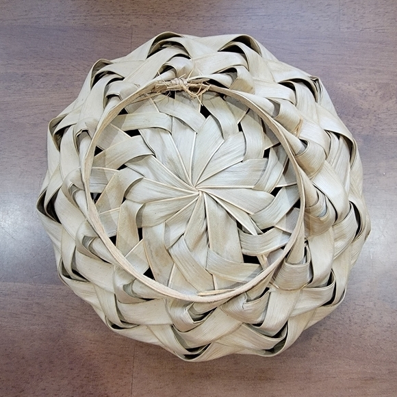 Hand Made Palm Frond Basket Hawaii boho basket wall accent decor - Picture 7 of 13